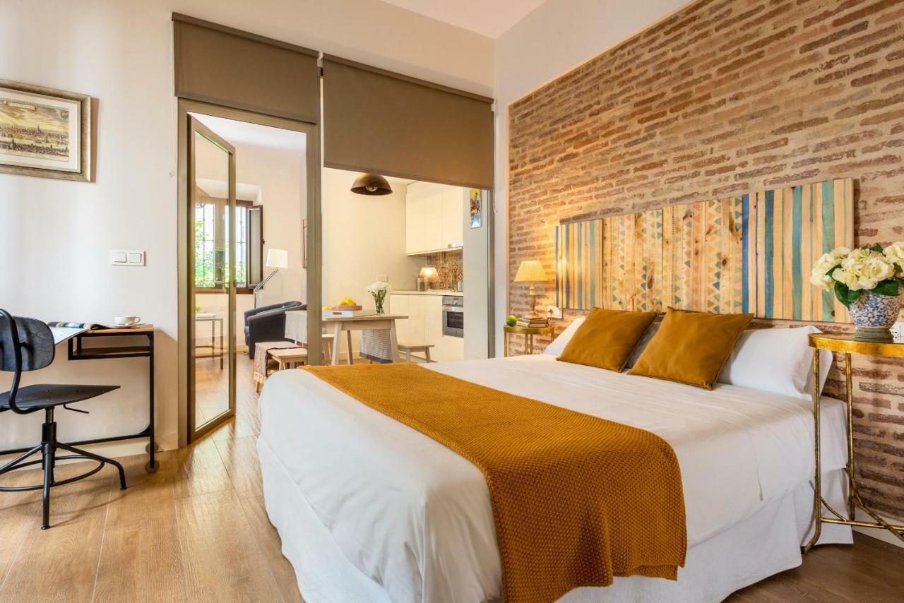 Apartment Misterhost Triana Patio De Flores