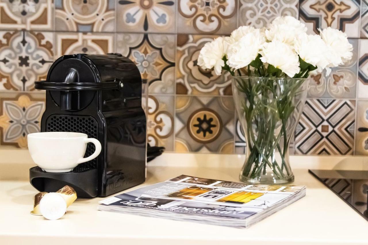 Apartment Misterhost Triana Patio De Flores Seville